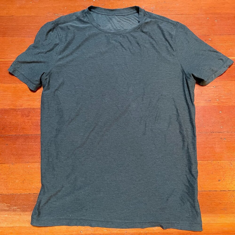 Vuori Strato Tech Short Sleeve Shirt Blue Green Heather Mens Small Rrp $58